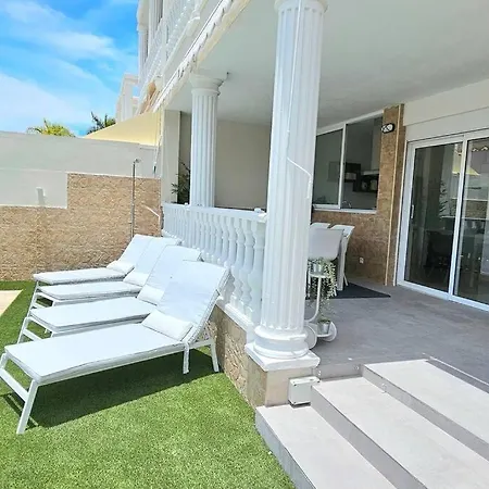 Vila Luxury With Private Heated Pool And Cinema By Vapago Tenerife Los Cristianos (Tenerife)