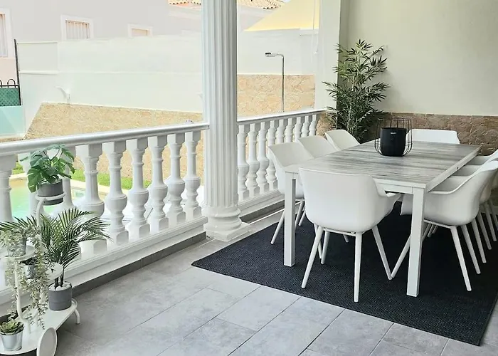 Luxury With Private Pool And Cinema By Vapago Tenerife וילה לוס כריסטיאנוס