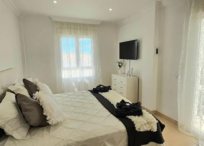 Luxury With Private Pool And Cinema By Vapago Tenerife וילה לוס כריסטיאנוס